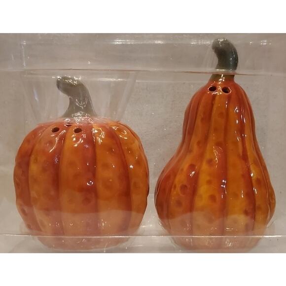 Robert Stanley Other - Robert Stanley Collection, Pumpkin Salt & Pepper Shakers Fall